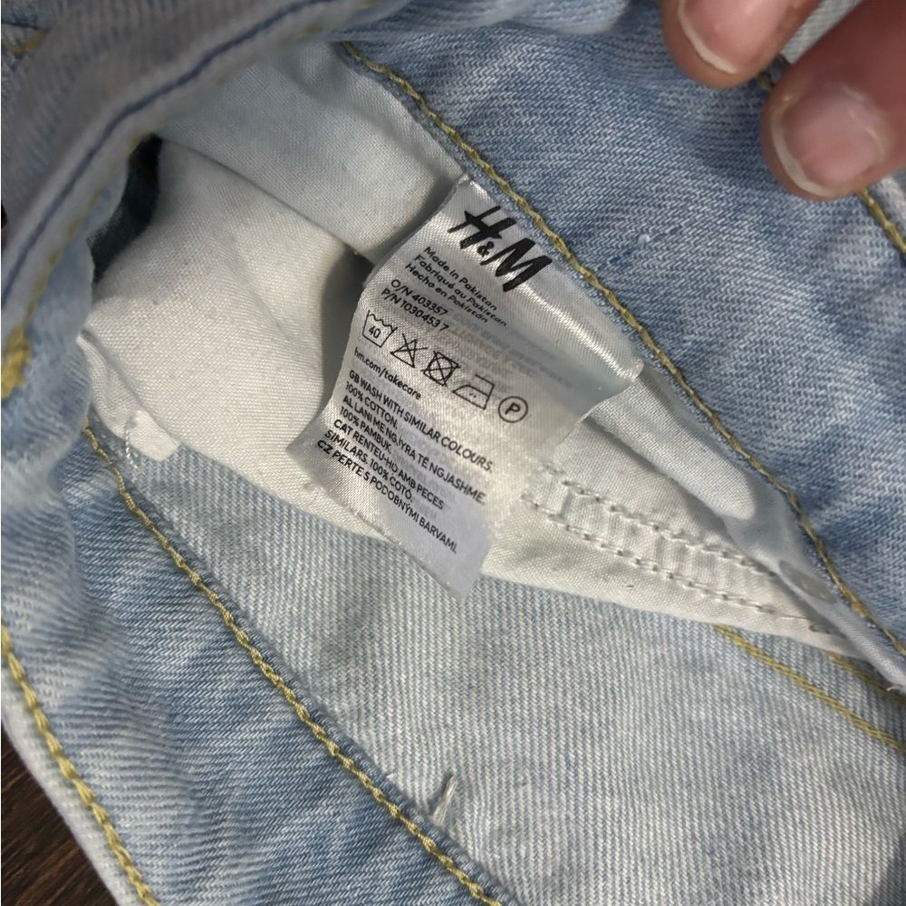 &Denim ultra high waist mom jeans distressed size 16 light wash GUC - Picture 4 of 4